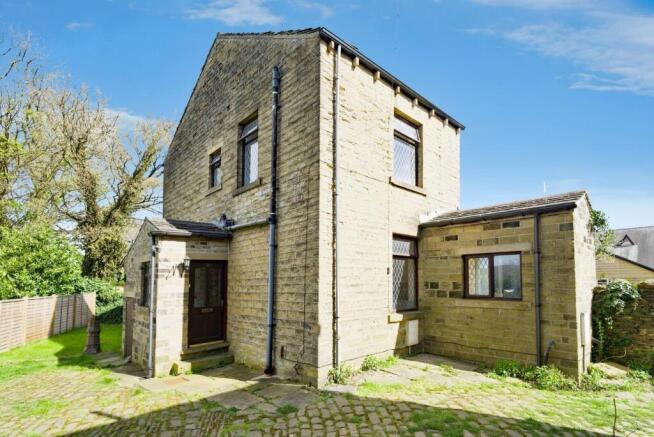3 bed property, in Halifax Road, £150,000