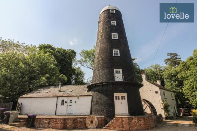 4 bed property, in Mill Lane, £190,000