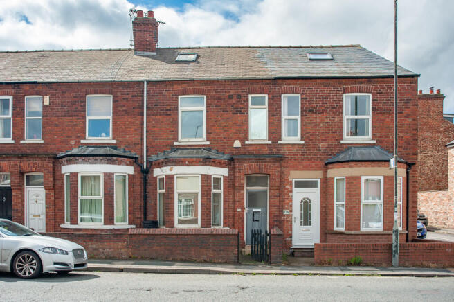 4 bed property, in Hull Road, £295,000