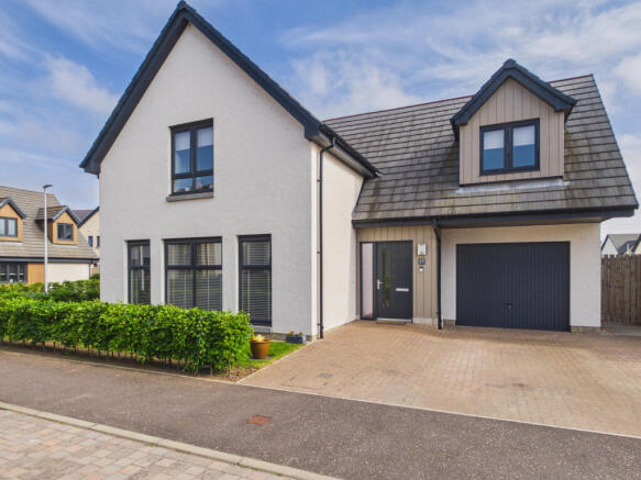 5 bed property, in 17 Strathgray Road, £475,000