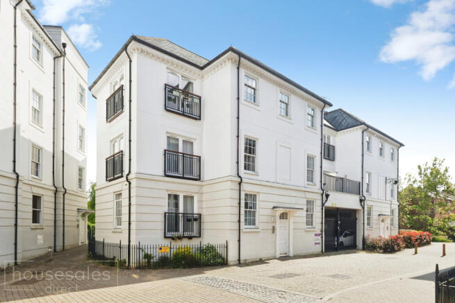 2 bed property, in Old Watling Street, £180,000