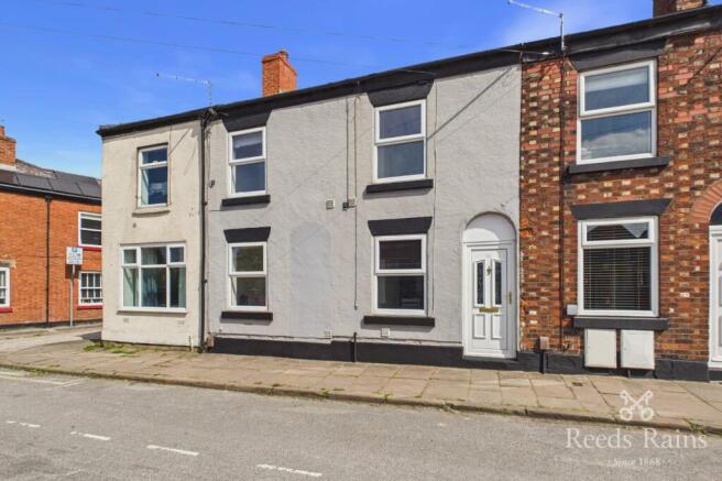2 bed property, in Green Street, £175,000