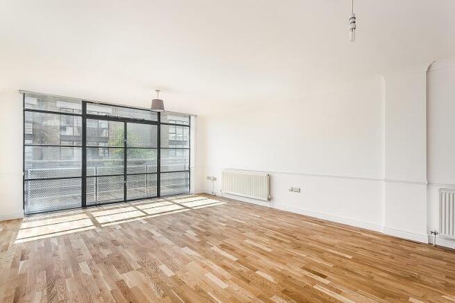 2 bed property, in Ferry Lane, £380,000