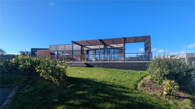 3 bed property, in The Residence, £300,000