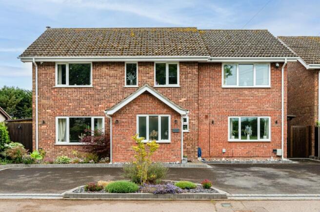 4 bed property, in The Street, £450,000