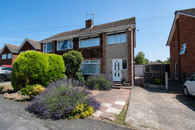 3 bed property, in West Avenue, £199,950