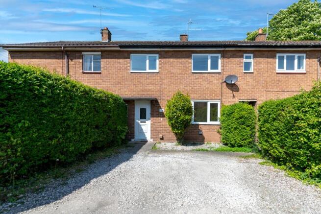 3 bed property, in Bush Road, £280,000