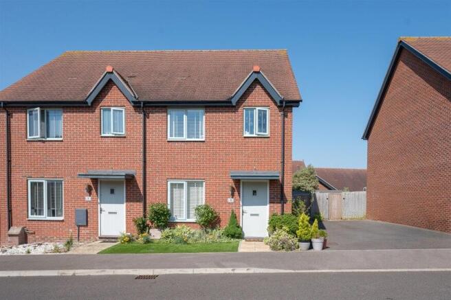 3 bed property, in St John Way, £305,000