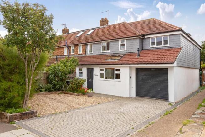 4 bed property, in Harbour Way, £675,000