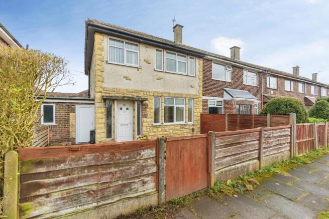 3 bed property, in Valley Road, £180,000