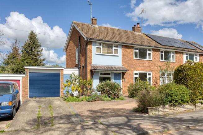 3 bed property, in Cambridge Road, £645,000