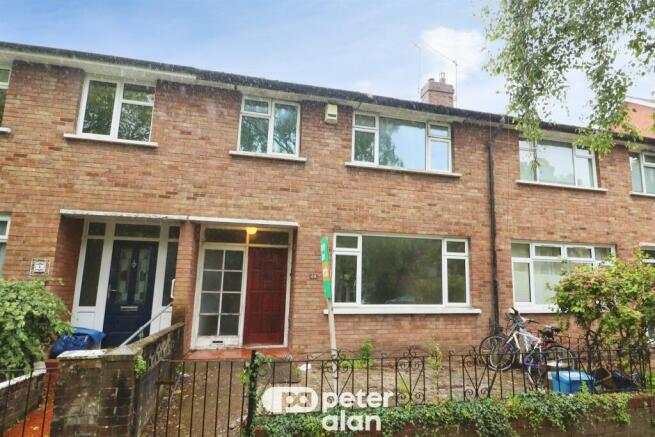 3 bed property, in Roath Court Road, £325,000