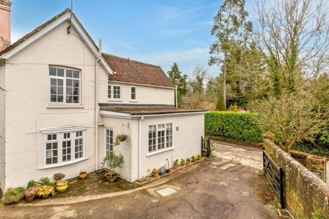 3 bed property, in The Street, £490,000
