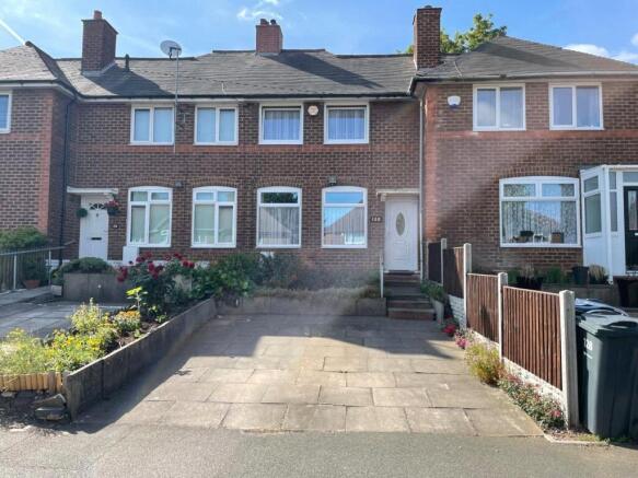 3 bed property, in Wyndhurst Road, £230,000