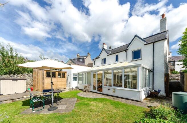 2 bed property, in Pen Y Bryn Road, £235,000