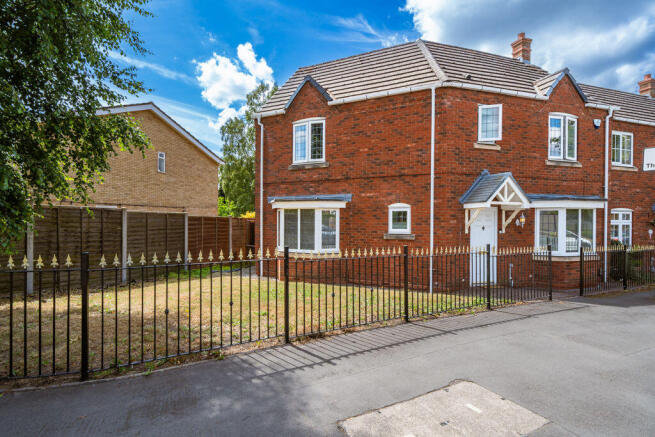 3 bed property, in Hagley Road, £339,950