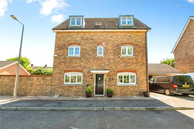 5 bed property, in Weymouth Drive, £625,000