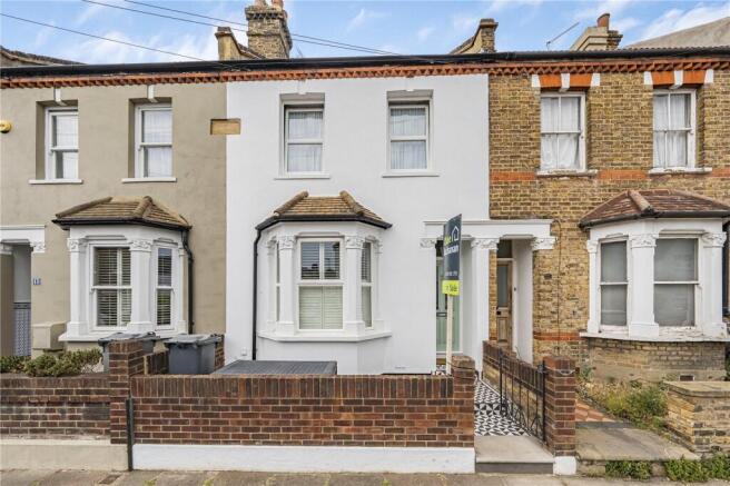 3 bed property, in Loring Road, £675,000