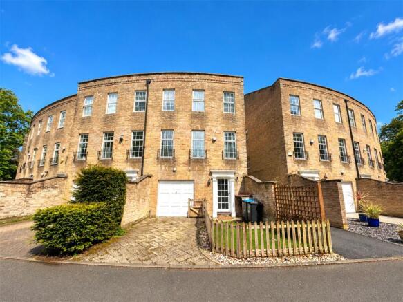 4 bed property, in Lindsay Road, £475,000