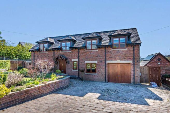 4 bed property, in Tiverton, £650,000