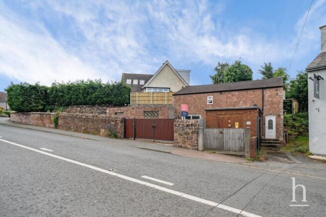 3 bed property, in Black Horse Hill, £270,000