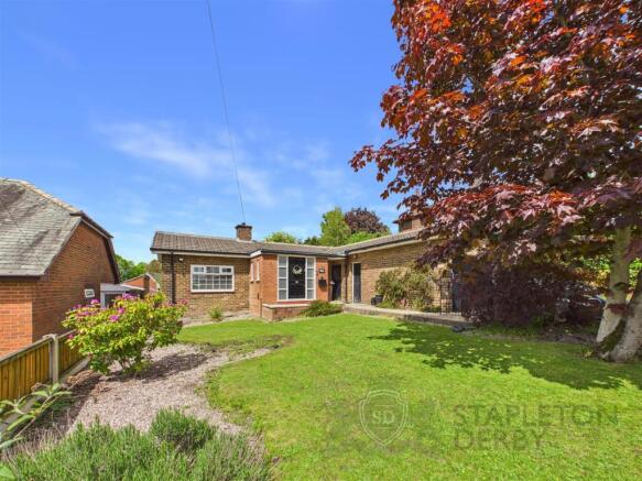 2 bed property, in Prescot Road, £335,000