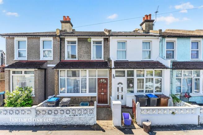3 bed property, in Feltham Road, £375,000