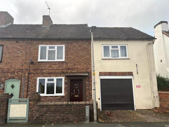 3 bed property, in Court Street, £130,000