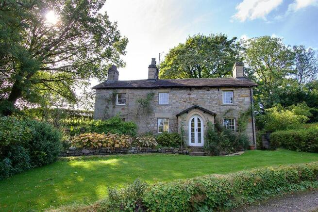 3 bed property, in Yew Tree Cottage, £585,000