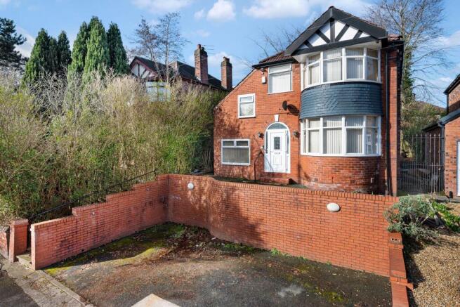 4 bed property, in Middleton Road, £325,000