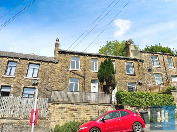 2 bed property, in Cowcliffe Hill Road, £90,000