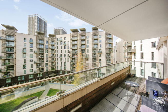 2 bed property, in Festuca House, £580,000