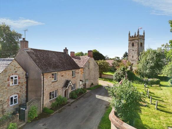 2 bed property, in Mill Lane, £475,000