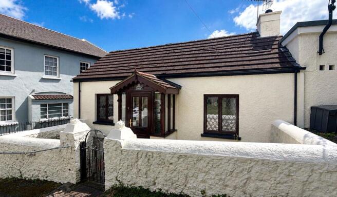 2 bed property, in Juniper Cottage, £230,000