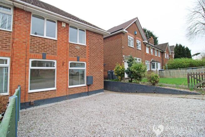 2 bed property, in Bolney Road, £220,000
