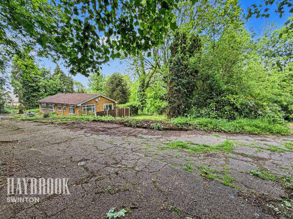 3 bed property, in Station Road, £325,000