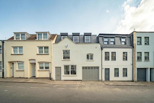 4 bed property, in Princess Victoria Street, £1,350,000