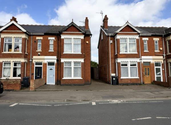 5 bed property, in Stroud Road, £375,000