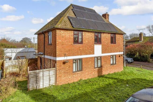 3 bed property, in Chulkhurst, £375,000