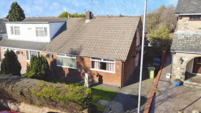 3 bed property, in Cowlishaw Lane, £230,000