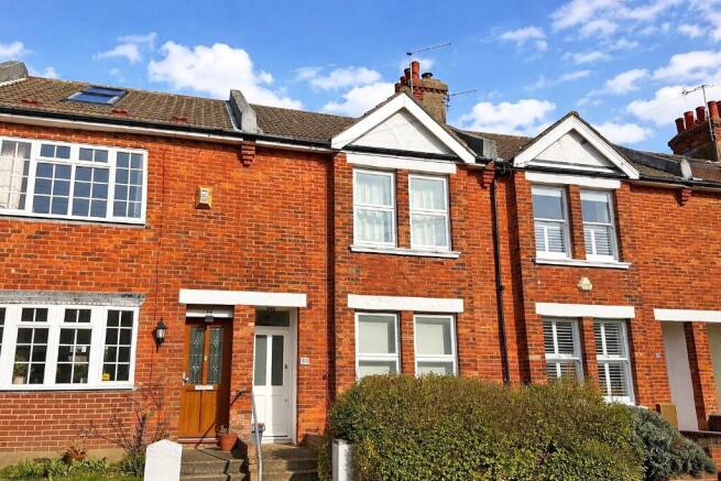 2 bed property, in Ashford Road, £525,000