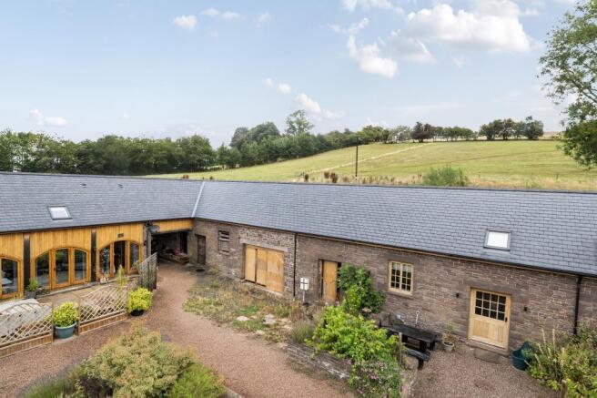 3 bed property, in Heolas Farm, £300,000