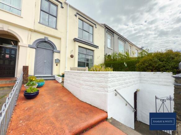 5 bed property, in Courtland Terrace, £240,000