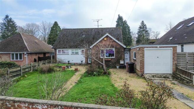 5 bed property, in Luckley Road, £750,000