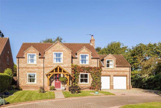 5 bed property, in Barmby Moor, £795,000