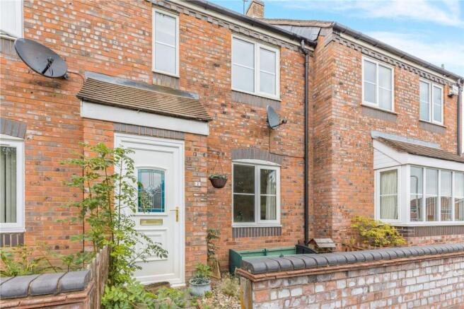 2 bed property, in Goldney Court, £160,000