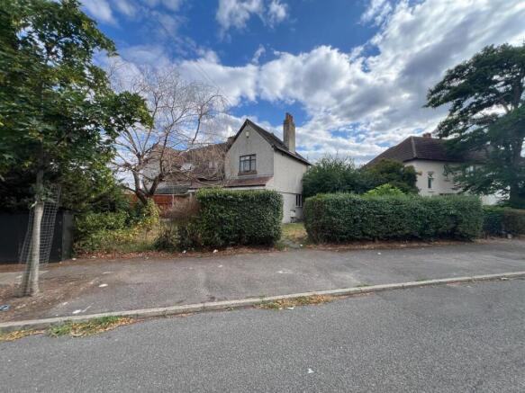 3 bed property, in North Road, £590,000