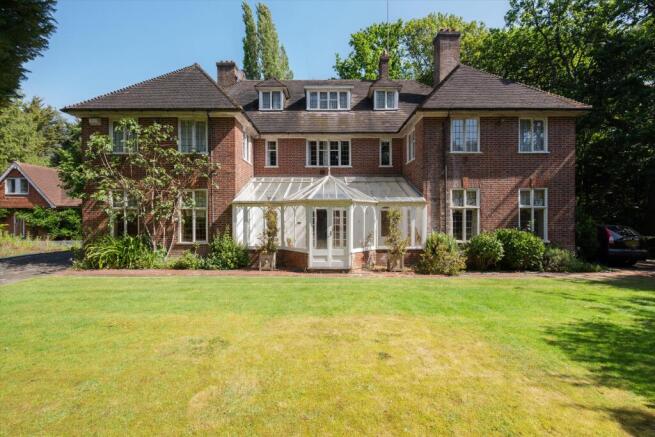 8 bed property, in Courtenay Avenue, £12,900,000