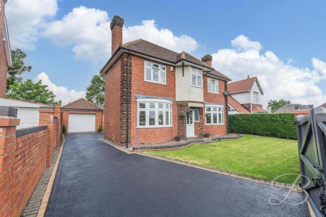 3 bed property, in Woodland Road, £425,000