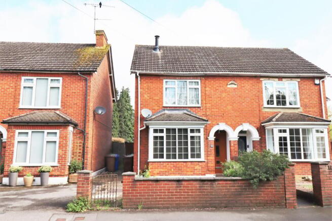 3 bed property, in Fleet Road, £450,000
